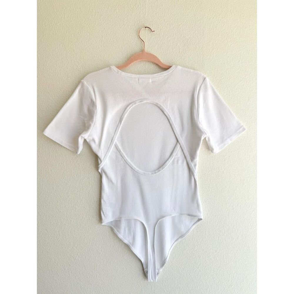 Good American Cut Out Back Short Sleeve Crew Neck White Thong Body Suit size 3
